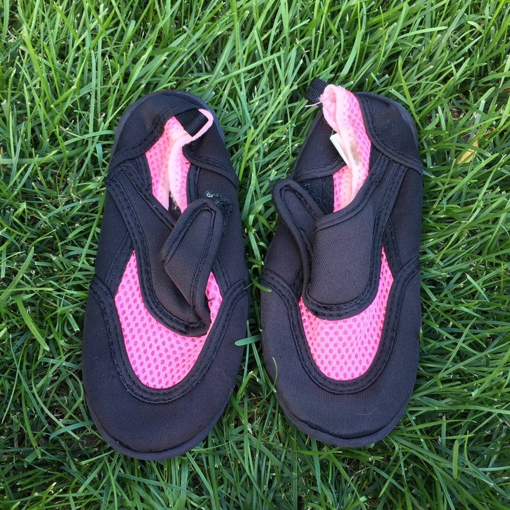 • Water Shoes •